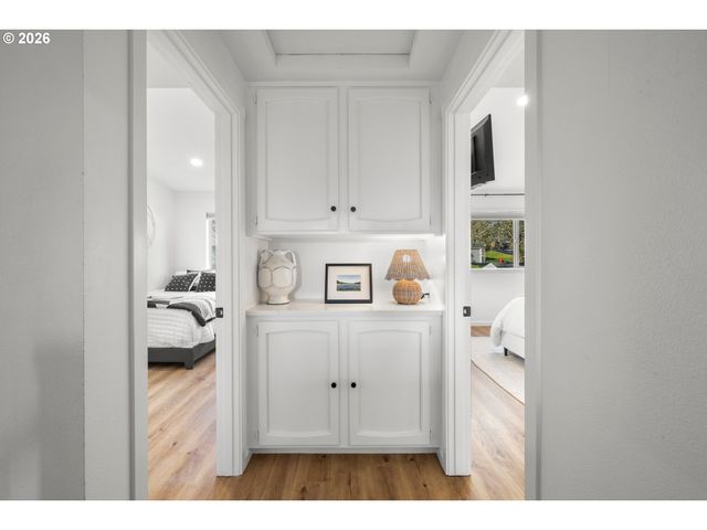 1466 BONNIEBRAE Dr, Lake Oswego, OR 97034