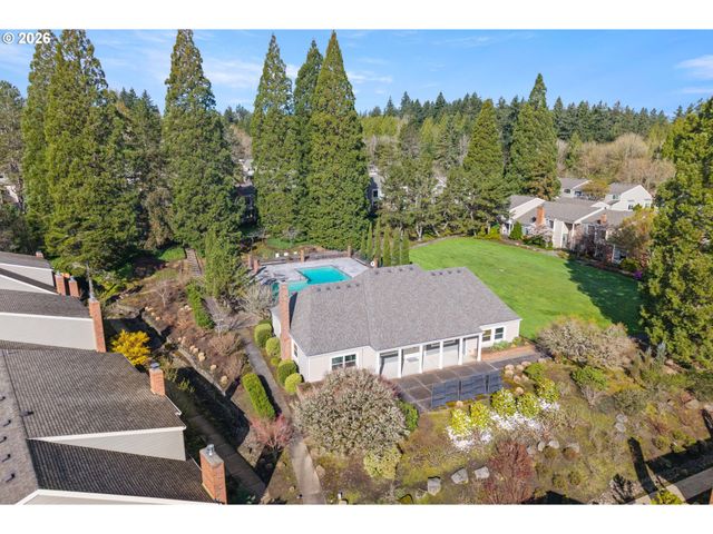 1466 BONNIEBRAE Dr, Lake Oswego, OR 97034