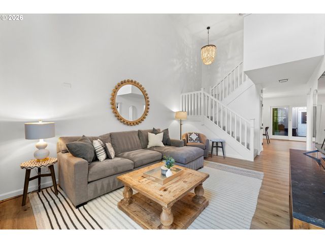 1466 BONNIEBRAE Dr, Lake Oswego, OR 97034