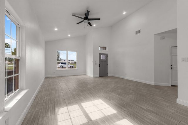 5120 Elgin Street, Fort Worth, TX 76105