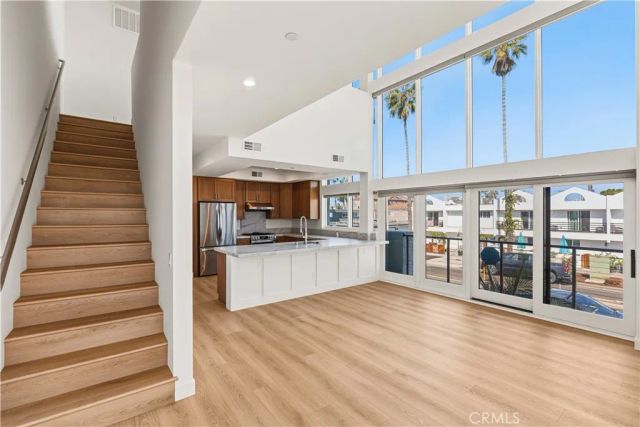 215 Oceanside Blvd 1, Oceanside, CA 92054