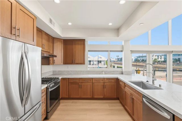 215 Oceanside Blvd 1, Oceanside, CA 92054