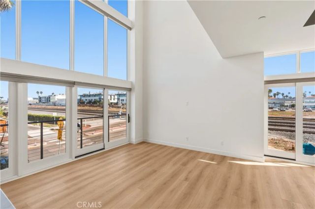 215 Oceanside Blvd 1, Oceanside, CA 92054