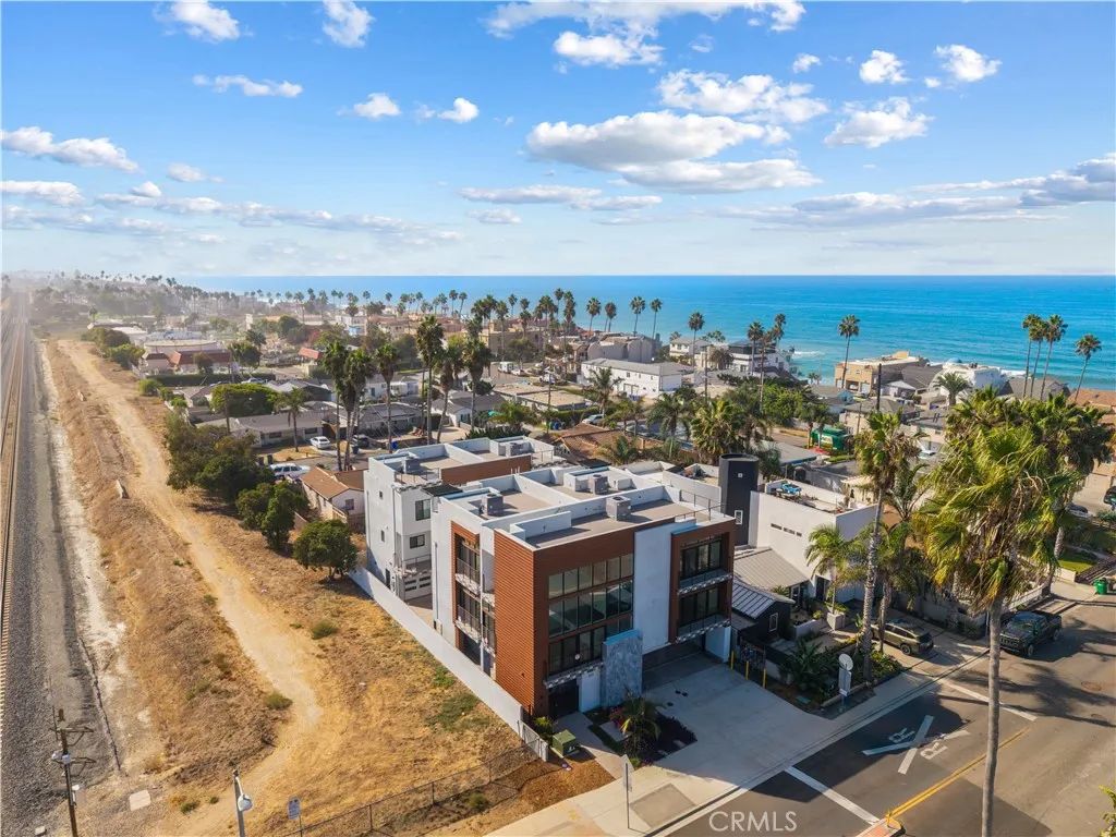 215 Oceanside Blvd 1, Oceanside, CA 92054
