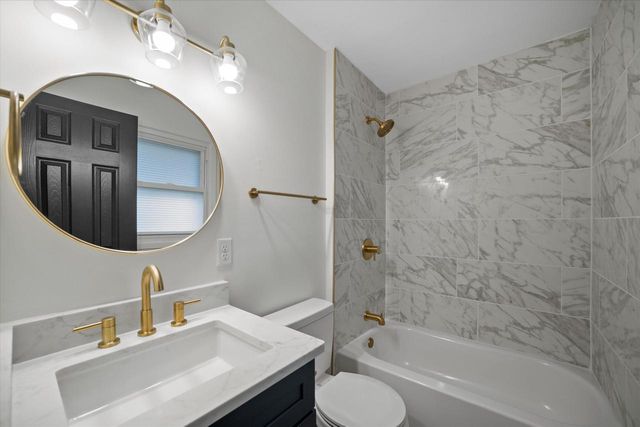 6708 LONE ELM DRIVE, Racine, WI 53402