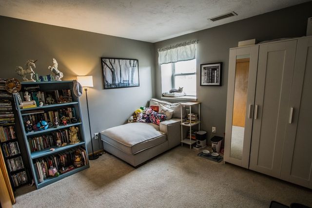 21 Middlesex Ave 102, Worcester, MA 01604