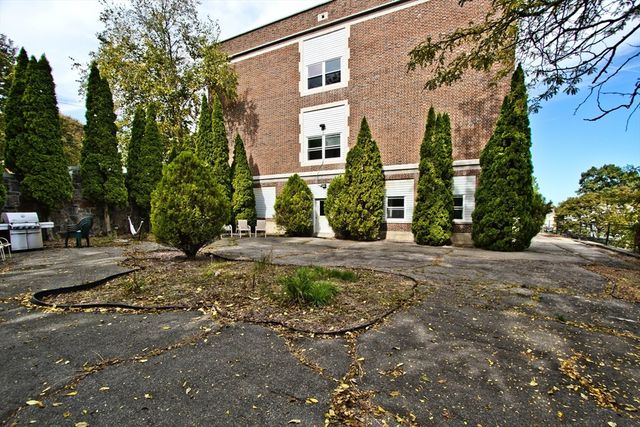 21 Middlesex Ave 102, Worcester, MA 01604