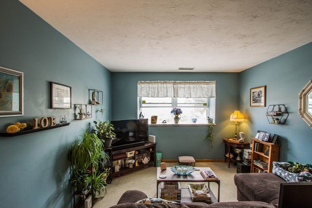 21 Middlesex Ave 102, Worcester, MA 01604