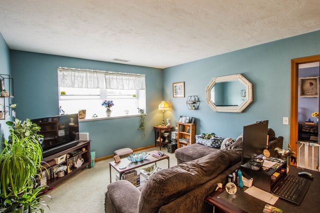 21 Middlesex Ave 102, Worcester, MA 01604