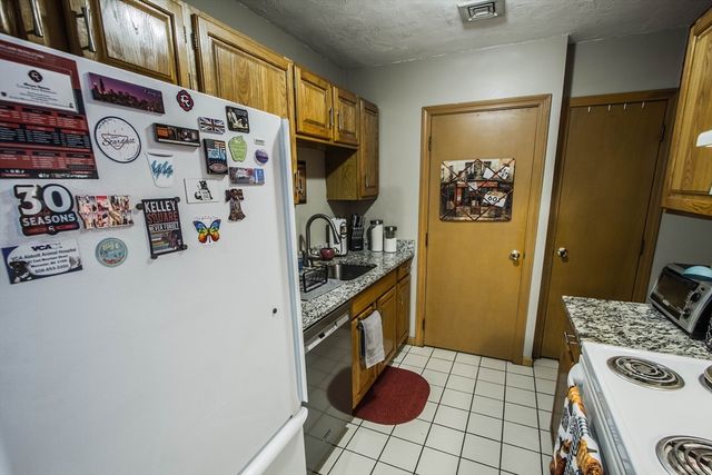 21 Middlesex Ave 102, Worcester, MA 01604