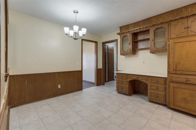 2912 N Santa Fe Avenue, Moore, OK 73160