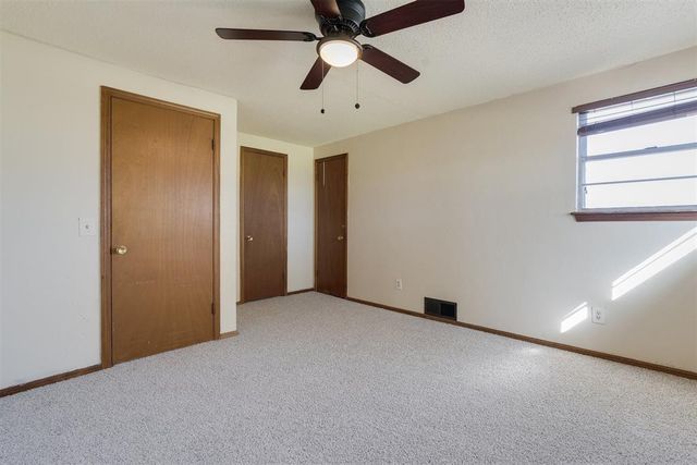 2912 N Santa Fe Avenue, Moore, OK 73160