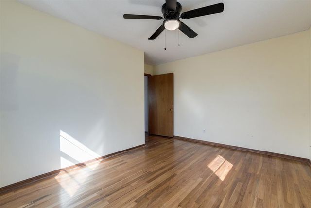 2912 N Santa Fe Avenue, Moore, OK 73160