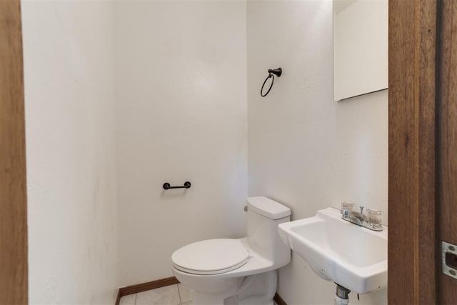2912 N Santa Fe Avenue, Moore, OK 73160