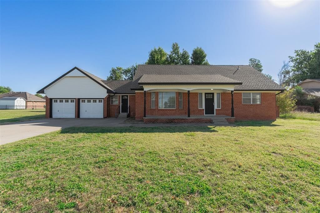 2912 N Santa Fe Avenue, Moore, OK 73160