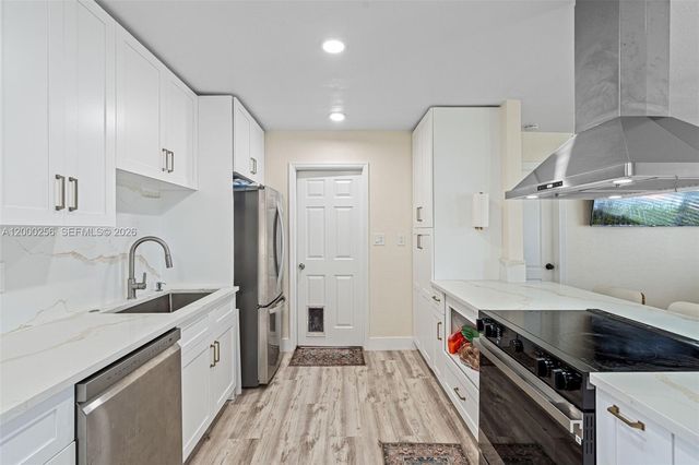 2485 NW 84th Way, Sunrise, FL 33322