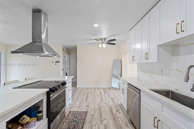 2485 NW 84th Way, Sunrise, FL 33322