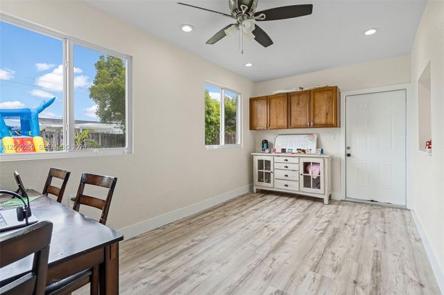 2485 NW 84th Way, Sunrise, FL 33322