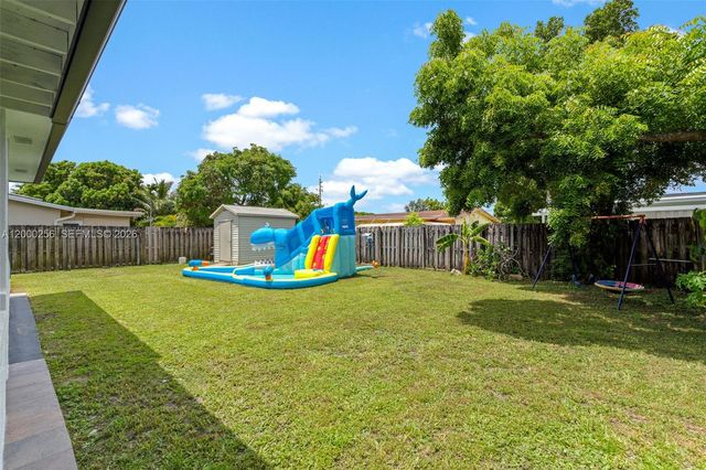 2485 NW 84th Way, Sunrise, FL 33322