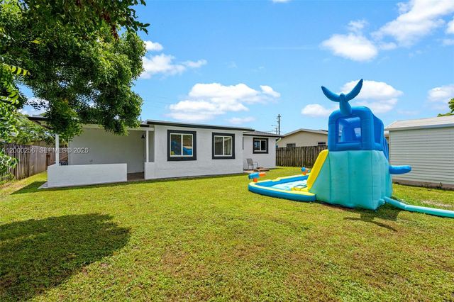 2485 NW 84th Way, Sunrise, FL 33322