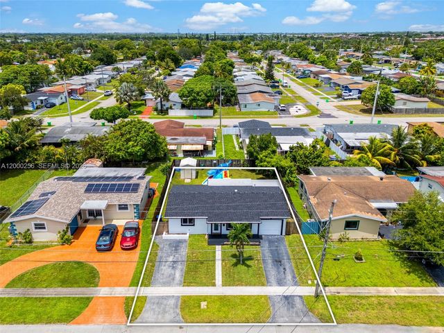 2485 NW 84th Way, Sunrise, FL 33322