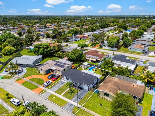 2485 NW 84th Way, Sunrise, FL 33322