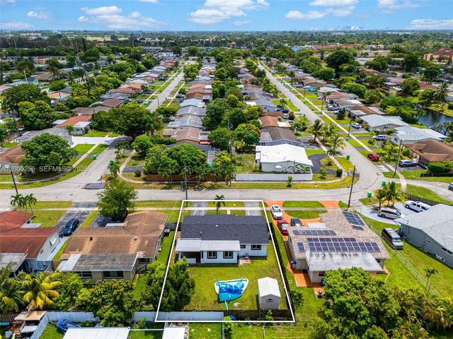 2485 NW 84th Way, Sunrise, FL 33322