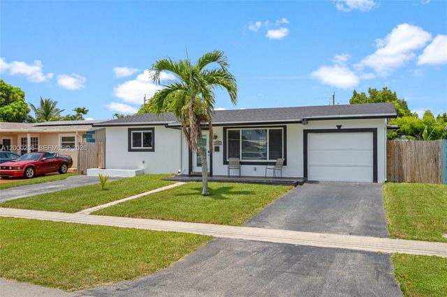 2485 NW 84th Way, Sunrise, FL 33322