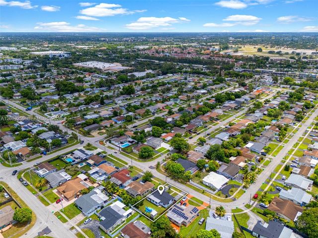 2485 NW 84th Way, Sunrise, FL 33322