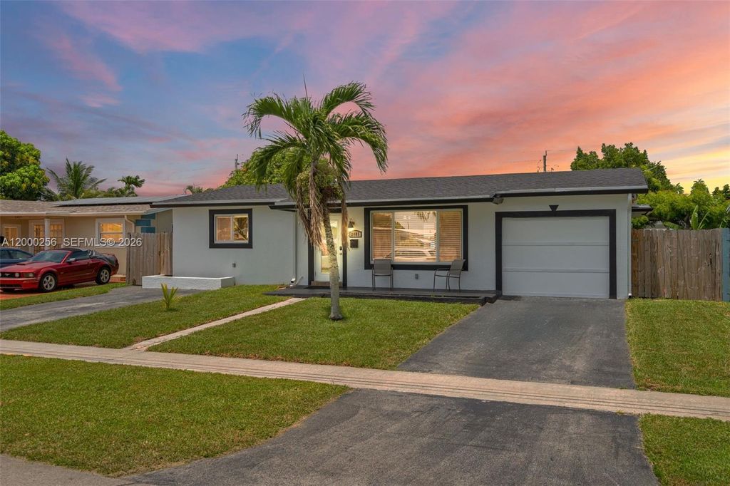 2485 NW 84th Way, Sunrise, FL 33322