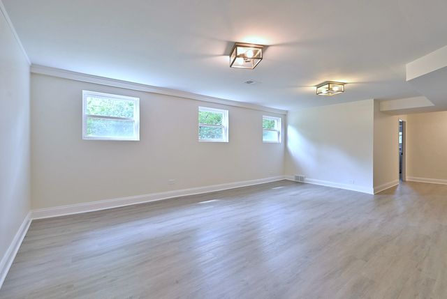 6750 N Kostner Avenue, Lincolnwood, IL 60712