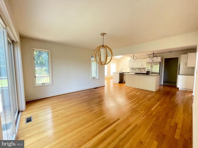 26 CANNON BLUFF DR, Stafford, VA 22554