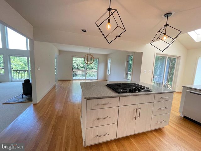 26 CANNON BLUFF DR, Stafford, VA 22554