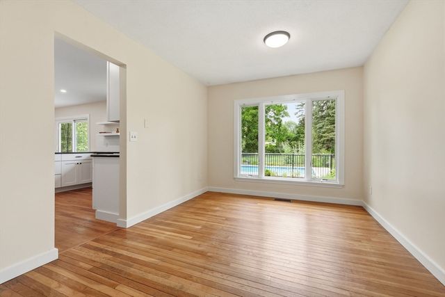 31 Colonial Court, Amherst, MA 01002