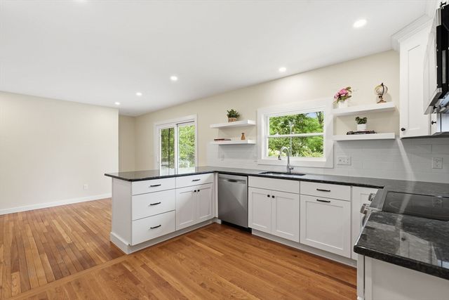 31 Colonial Court, Amherst, MA 01002