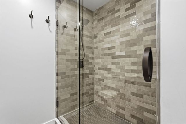 31 Colonial Court, Amherst, MA 01002