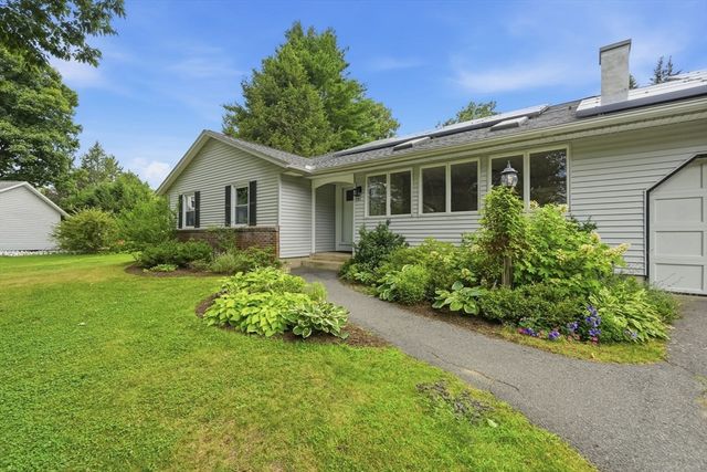 31 Colonial Court, Amherst, MA 01002