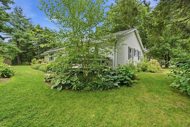 31 Colonial Court, Amherst, MA 01002