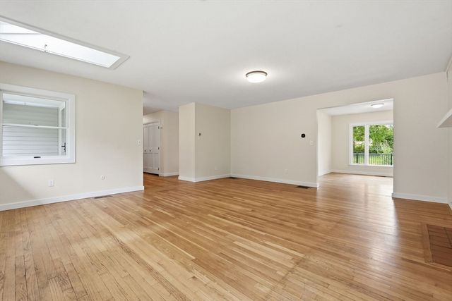 31 Colonial Court, Amherst, MA 01002