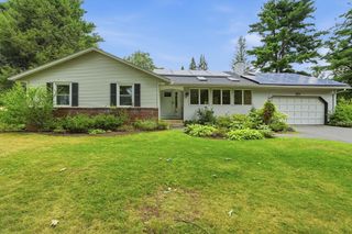 31 Colonial Court, Amherst, MA 01002
