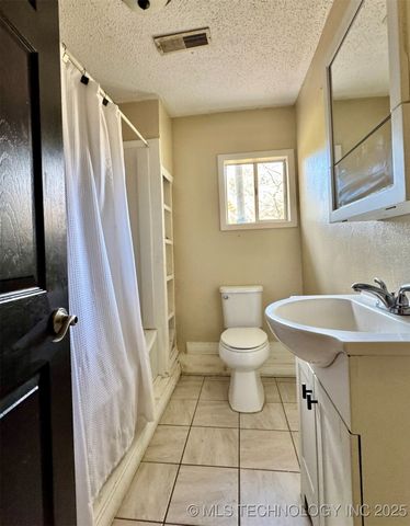 74 Hickory Wood Lane, Eufaula, OK 74432