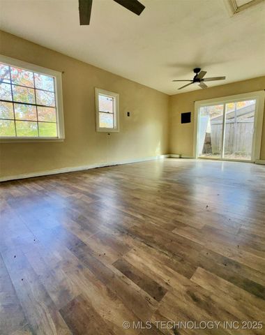 74 Hickory Wood Lane, Eufaula, OK 74432