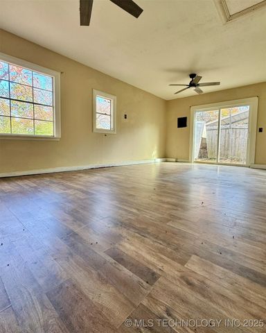 74 Hickory Wood Lane, Eufaula, OK 74432