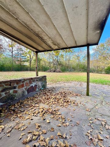 74 Hickory Wood Lane, Eufaula, OK 74432