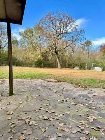 74 Hickory Wood Lane, Eufaula, OK 74432