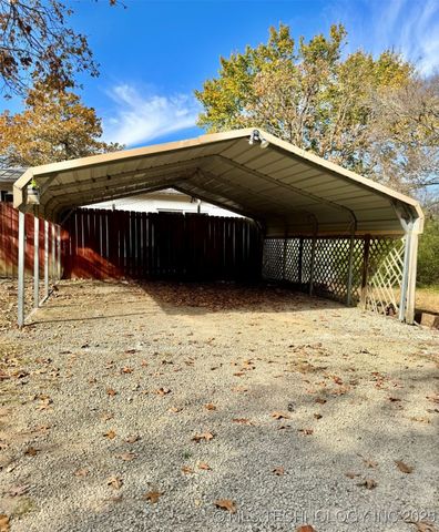 74 Hickory Wood Lane, Eufaula, OK 74432