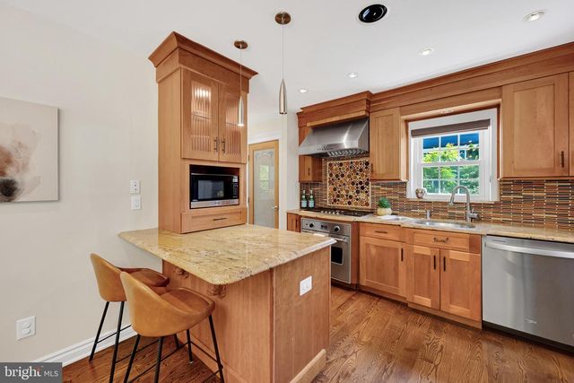 5804 WYNGATE DR, Bethesda, MD 20817