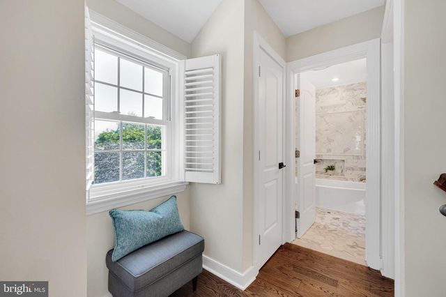 5804 WYNGATE DR, Bethesda, MD 20817