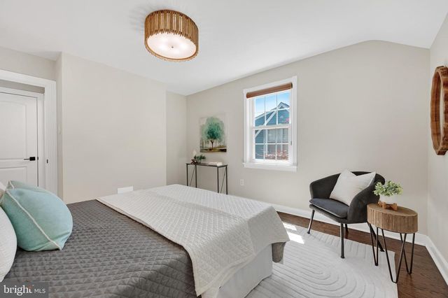 5804 WYNGATE DR, Bethesda, MD 20817