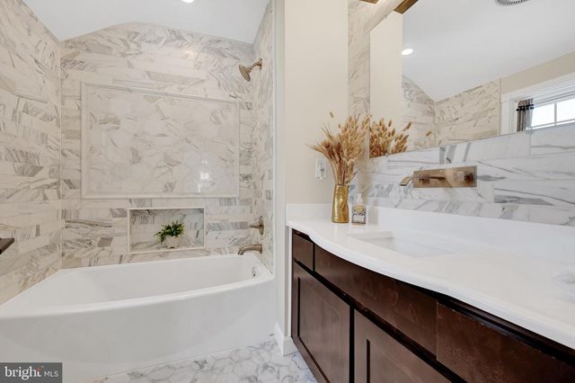 5804 WYNGATE DR, Bethesda, MD 20817